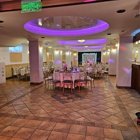 Hotel Bulevard Făgăraş Kültér fotó