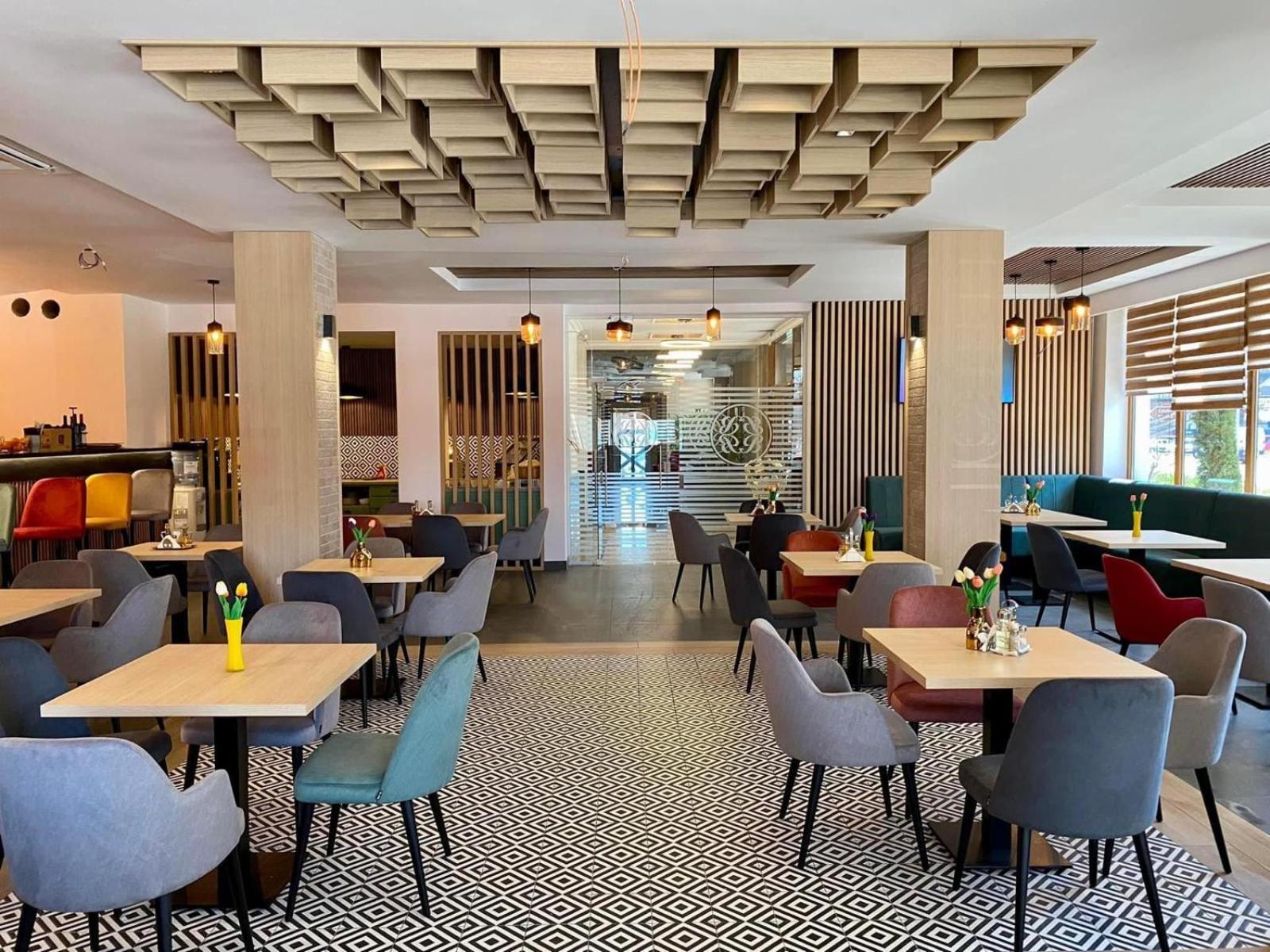 Hotel Bulevard Făgăraş Kültér fotó